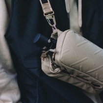 Sac Bandoulière SKINARMA Juno Bottle Sacoche Bag