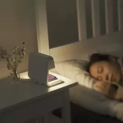 Station de Charge Qi AURIA 3-en-1 avec Veilleuse & Réveil