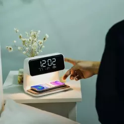 Station de Charge Qi AURIA 3-en-1 avec Veilleuse & Réveil