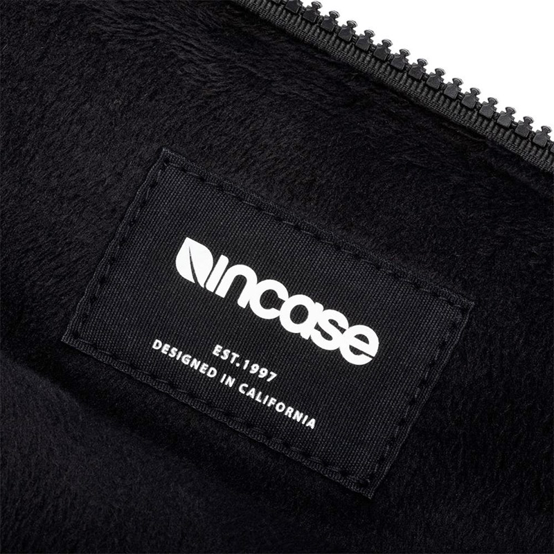 Housse INCASE Compact Sleeve en Nylon pour MacBook Pro jusqu'à 14 pouces