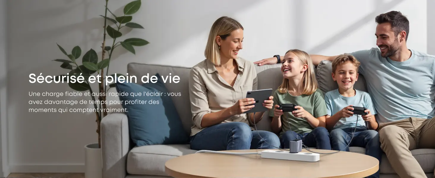 Comparatif de taille et de performance du chargeur Anker Prime GaN 160W. Courbe de charge démontrant une recharge ultra-rapide atteignant 80% en seulement 45 minutes en mode AI 2.0 pour un MacBook Pro 16 pouces, un iPhone 16 Pro Max et un iPad Pro 11 pouces simultanément, dans un format réduit de 70%.