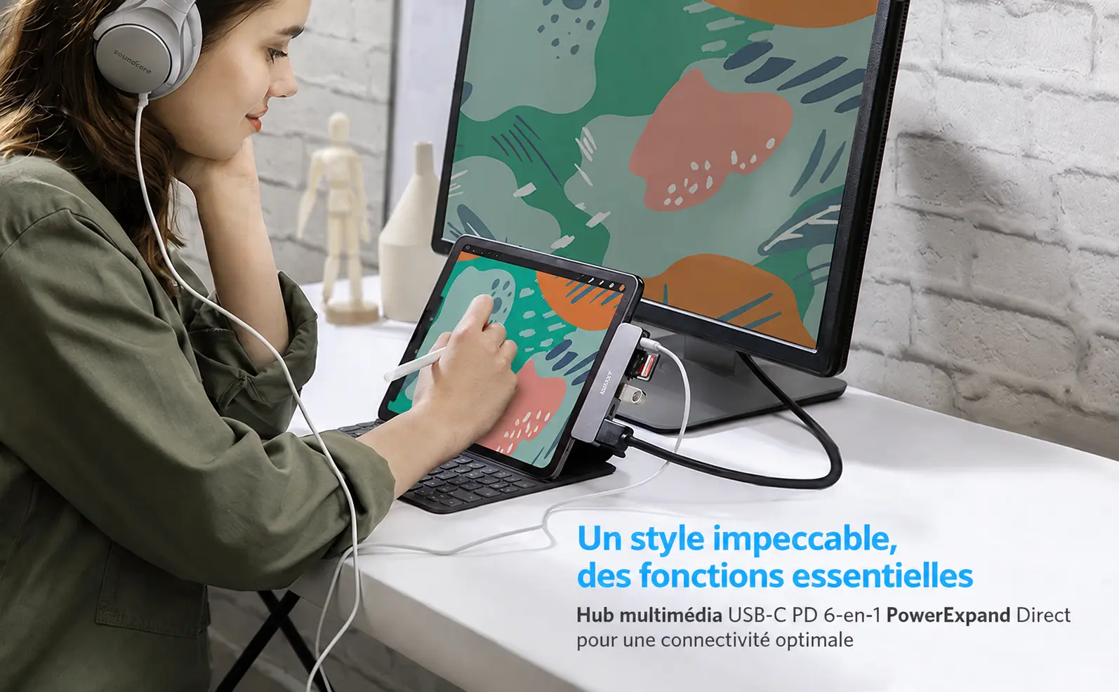 Hub USB-C ANKER PowerExpand Direct 6-en-1 connecté à un iPad avec écran externe et casque