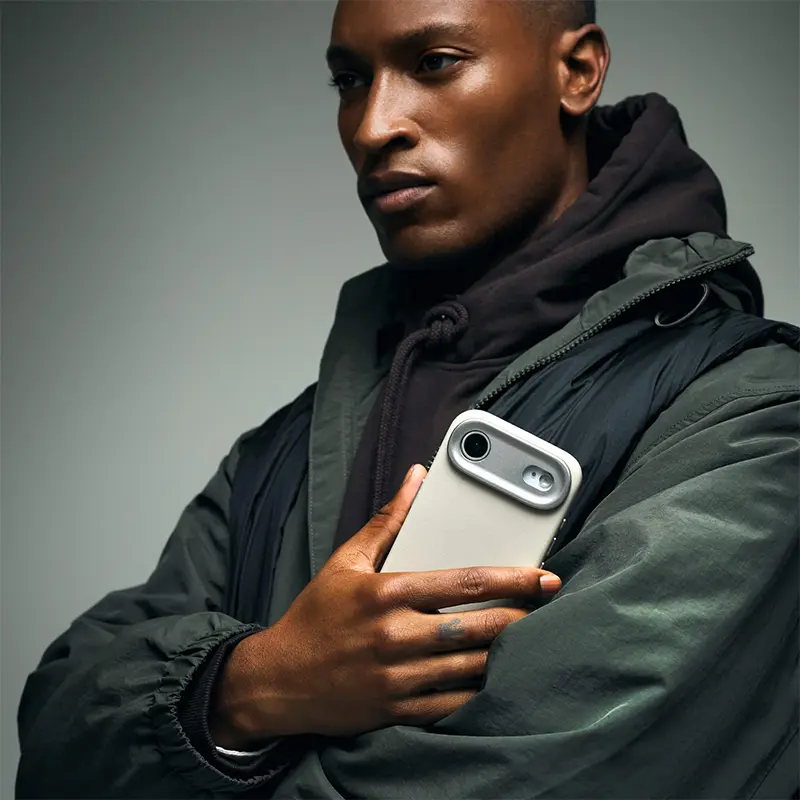 Coque MagSafe DECODED Leather Case pour iPhone 17