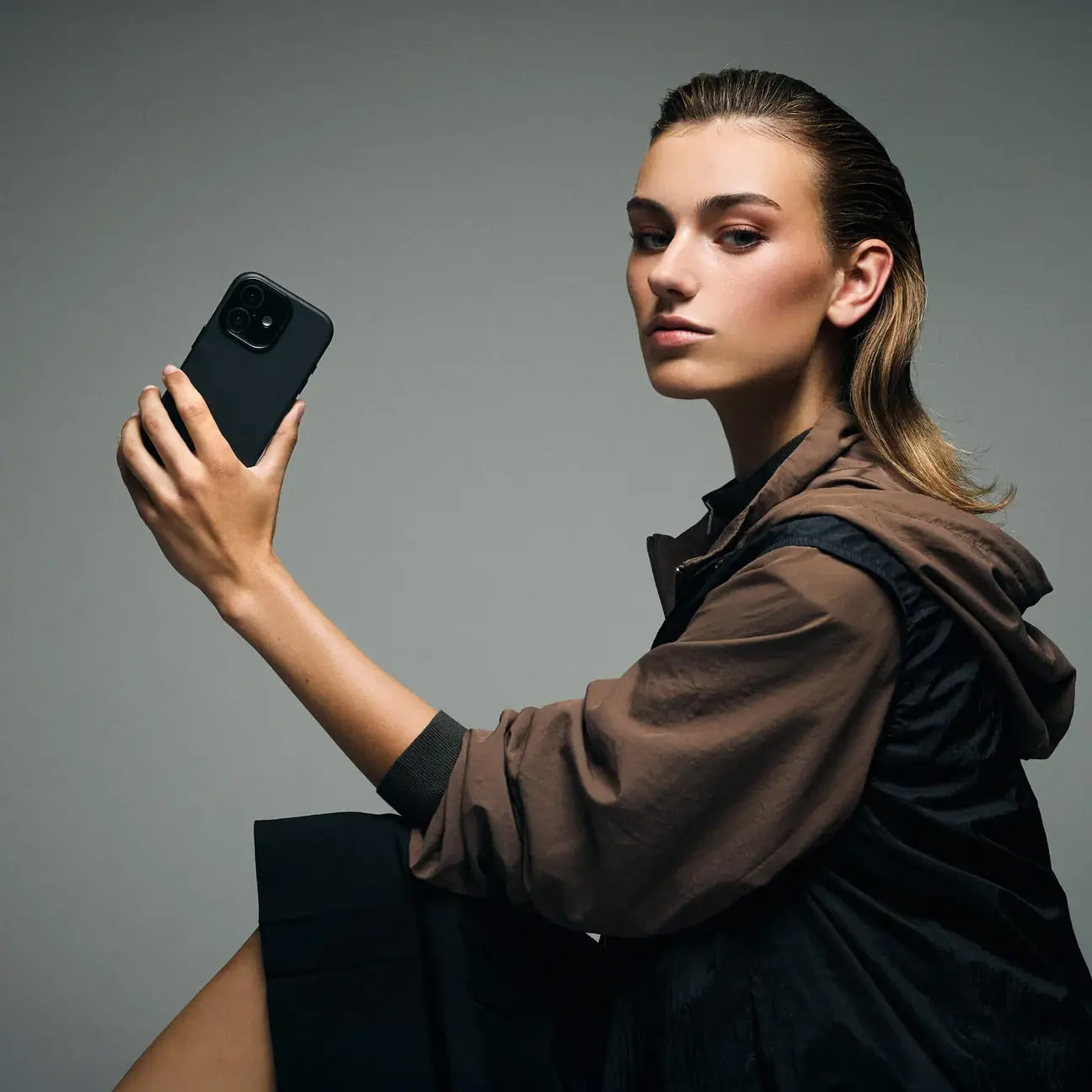 Coque MagSafe DECODED Leather Case pour iPhone 17