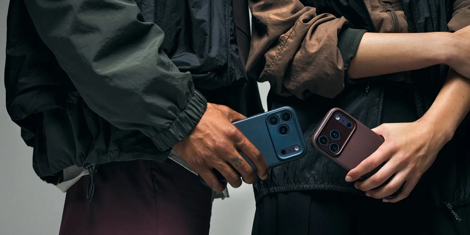 Coque MagSafe DECODED Leather Case pour iPhone 17