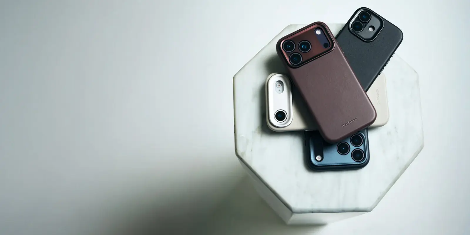 Coque MagSafe DECODED Leather Case pour iPhone 17