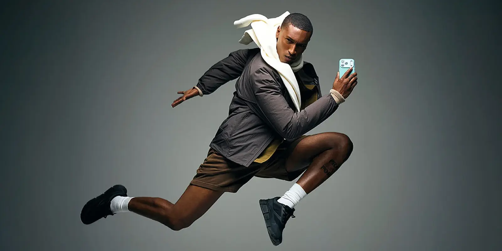 Coque MagSafe DECODED en Silicone Antimicrobien BioMaster pour iPhone 17