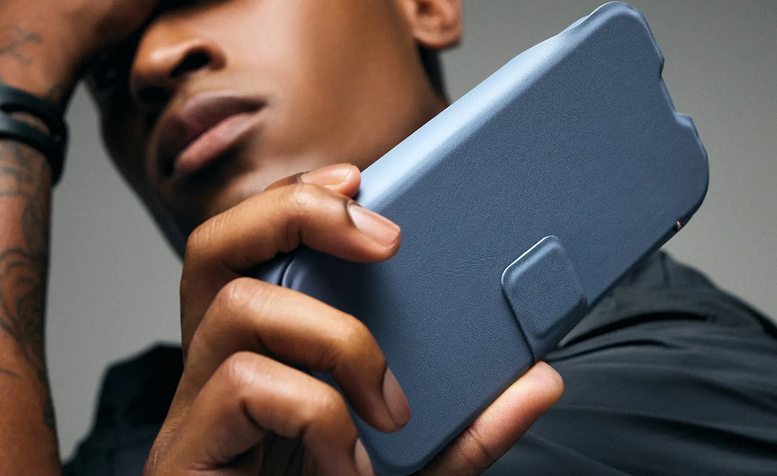 Étui Folio DECODED Silicone Detachable Wallet pour iPhone 17 Pro