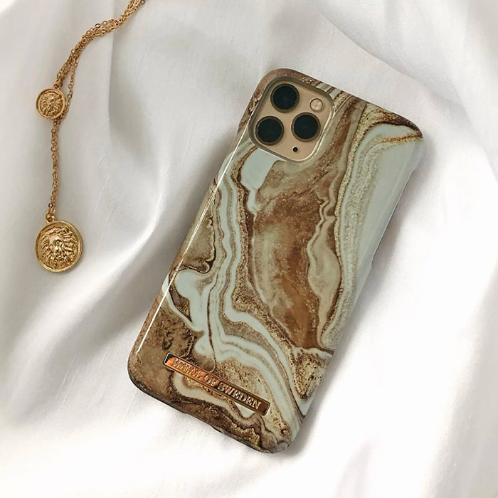 Coque IDEAL OF SWEDEN Golden Sand Marble pour iPhone 14 Pro Max