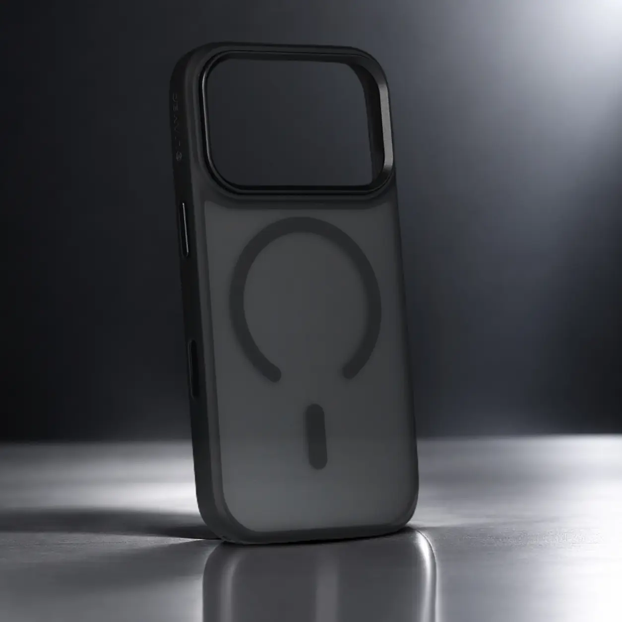 Coque LIAVEC Cloudy MagSafe coloris Noir, vue produit pour iPhone 18/17 Pro
