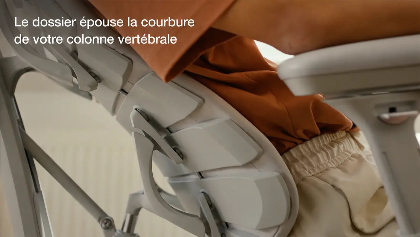 Dossier dynamique LiberNovo Omni 45 épousant la courbure de la colonne vertébrale