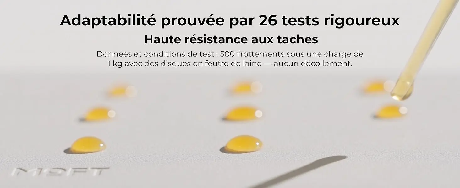 Test de haute résistance aux taches de la coque MOFT Snap MOVAS pour iPhone 17 Pro Max avec gouttes de liquide, adaptabilité prouvée par 26 tests rigoureux de 500 frottements sous 1kg
