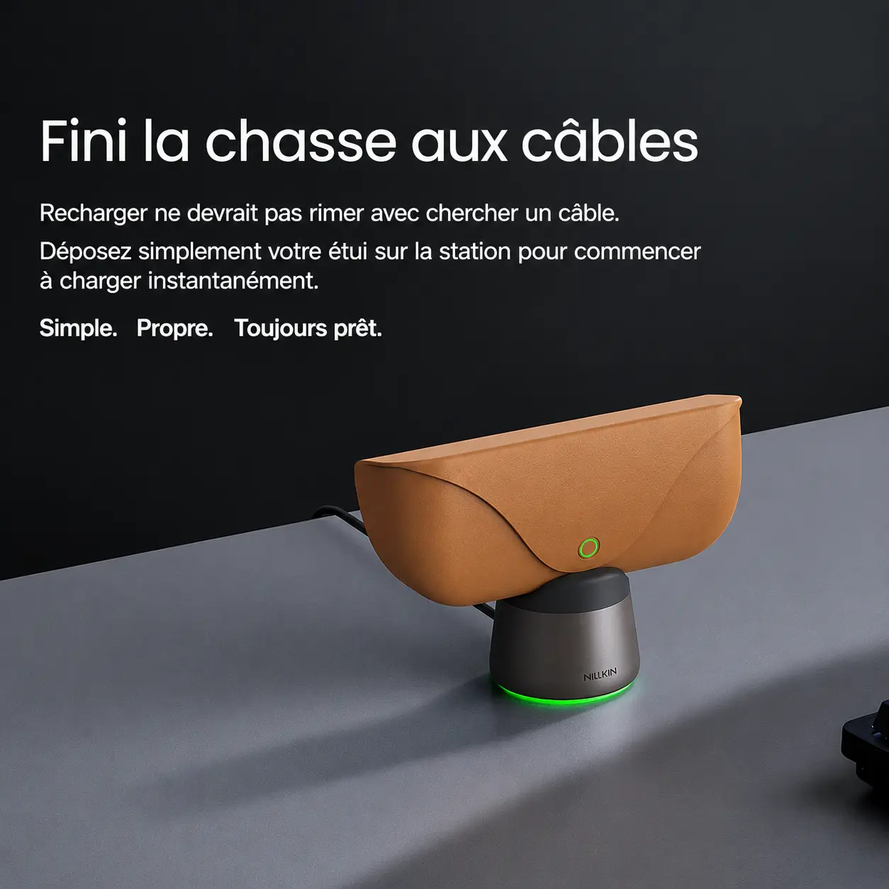 Étui de lunettes Ray-Ban Meta posé en charge sur la station Nillkin RayDock avec voyant vert