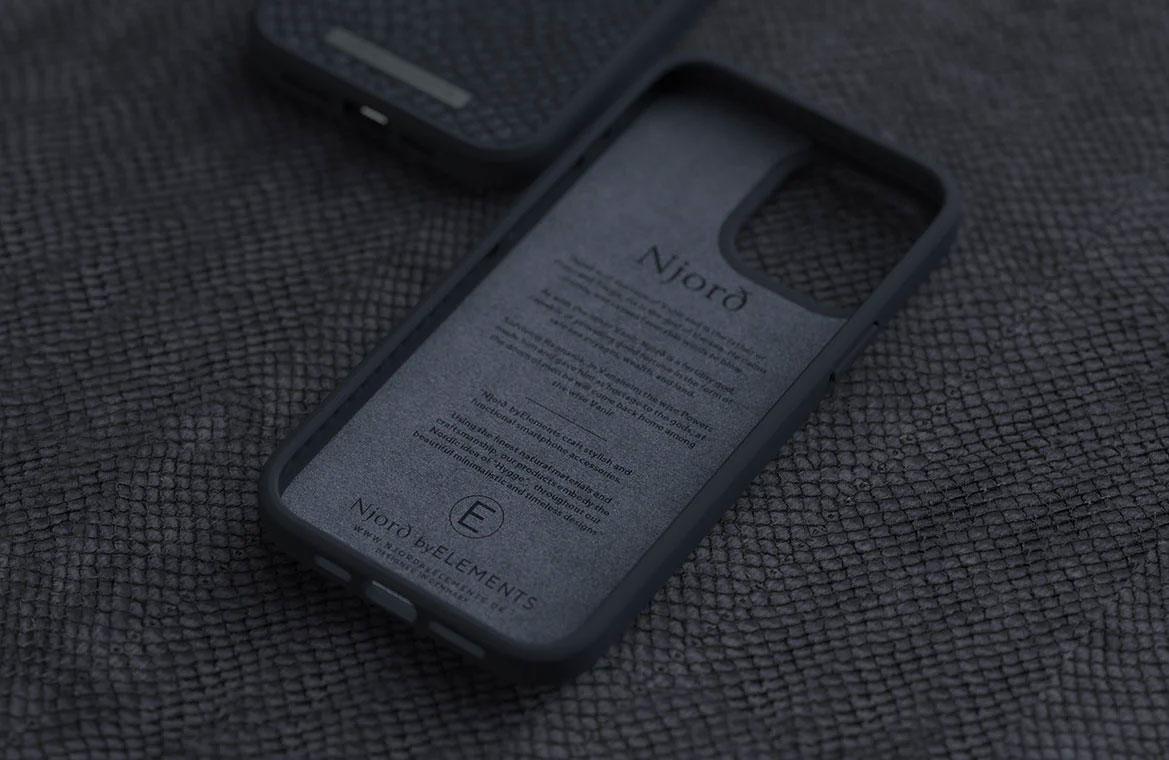 Coque MagSafe NJORD en Cuir de Saumon pour iPhone 13 Mini