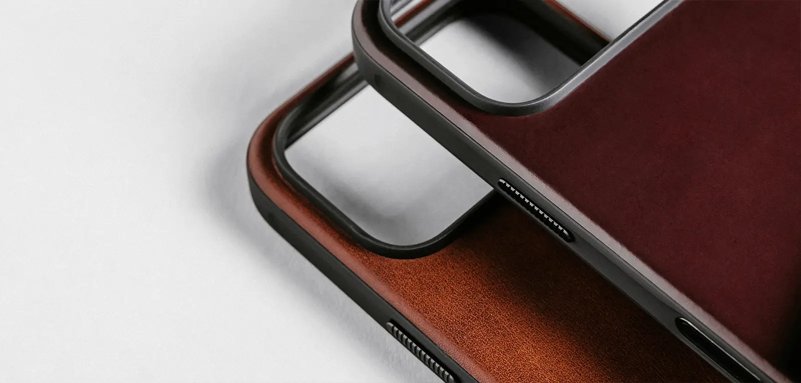 Coque MagSafe NOMAD Modern Leather Case en Cuir HORWEEN pour iPhone 17 Pro