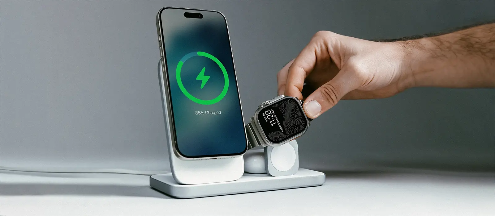 Station Induction MagSafe NOMAD Stand One Max V4 Blanc