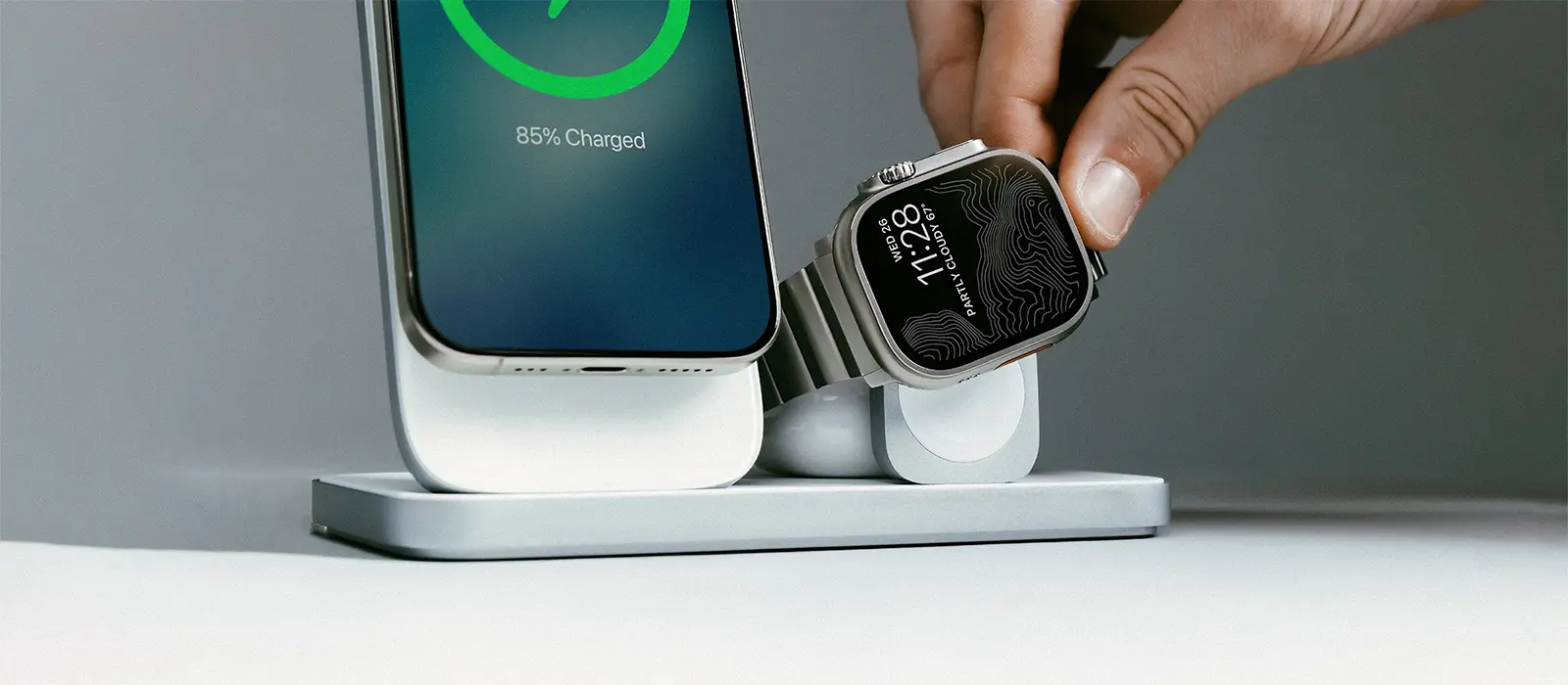 Station Induction MagSafe NOMAD Stand One Max V4 Blanc