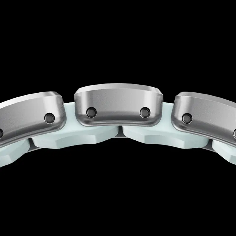 Bracelet NOMAD Stratos Titane Icy Blue Glow pour Apple Watch