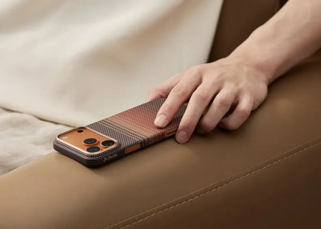 Coque MagSafe PITAKA Sunset Ultra-Slim pour iPhone 17 - Toucher doux