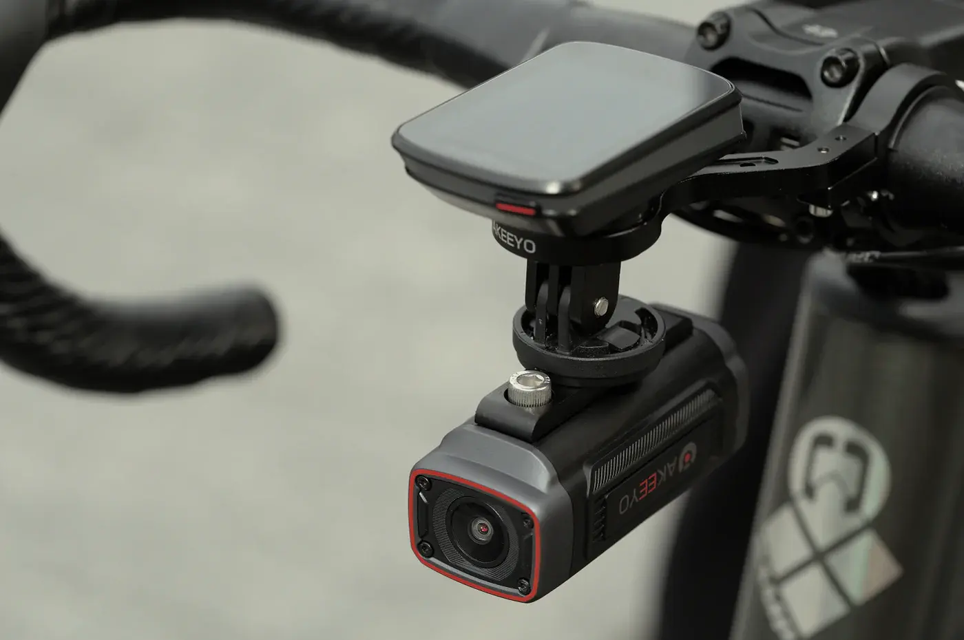 Caméra AKEEYO 710S installation vélo guidon