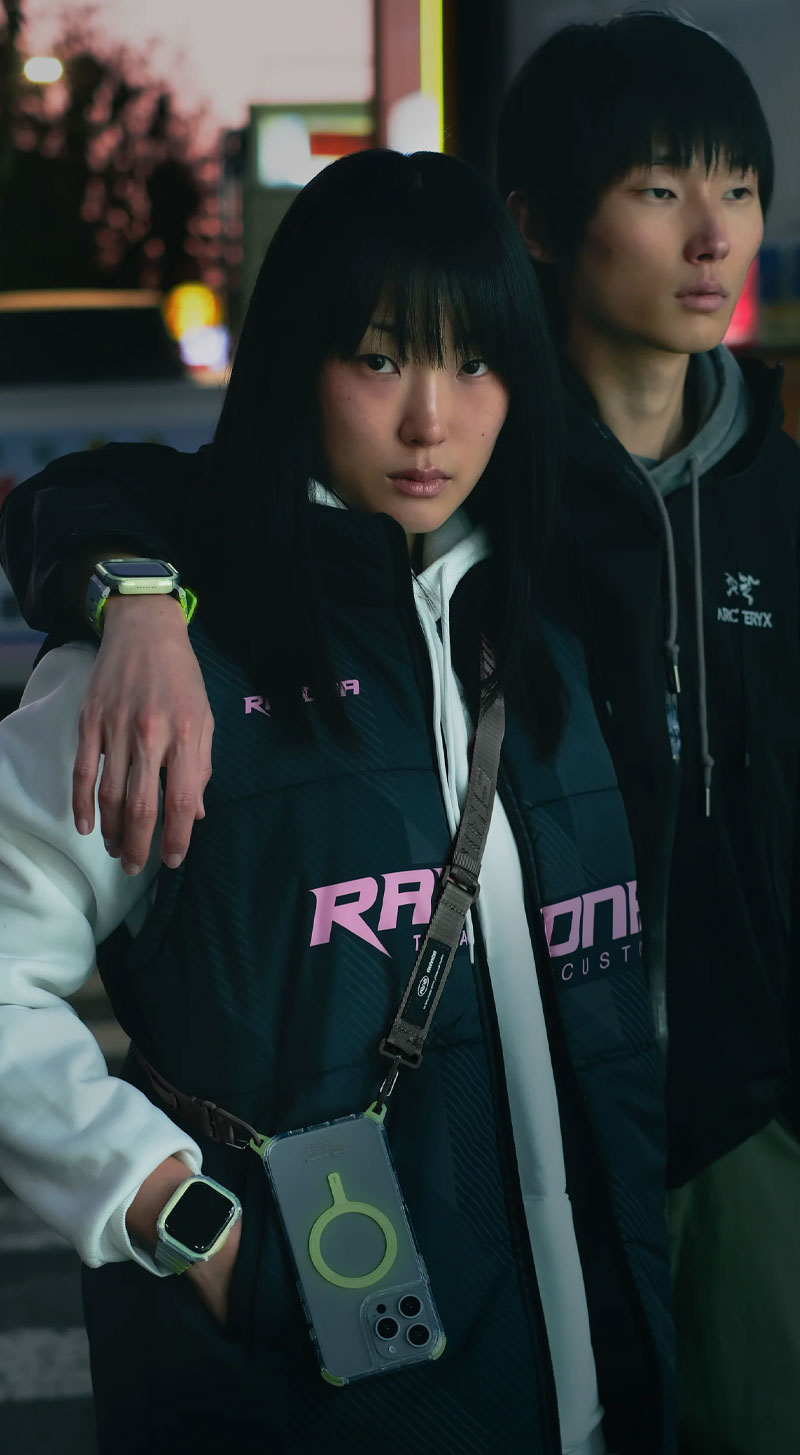 Pack Bracelet + Coque SKINARMA Gemini + Atom Niteglow Photoluminescent pour Apple Watch 49 mm