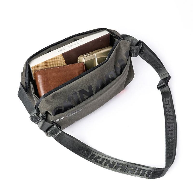 Sac Bandoulière SKINARMA Fardel Crossbody Bag en Tissu Déperlant