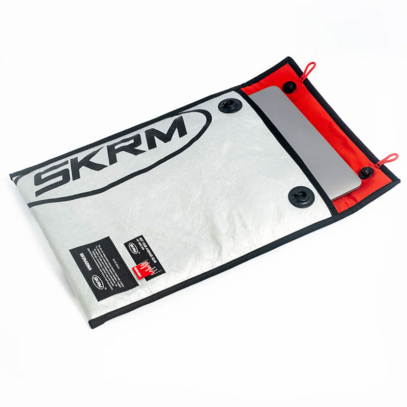 Housse SKINARMA Comet en DuPont™ Tyvek® pour Ordinateur Portable jusqu'à 14 Pouces