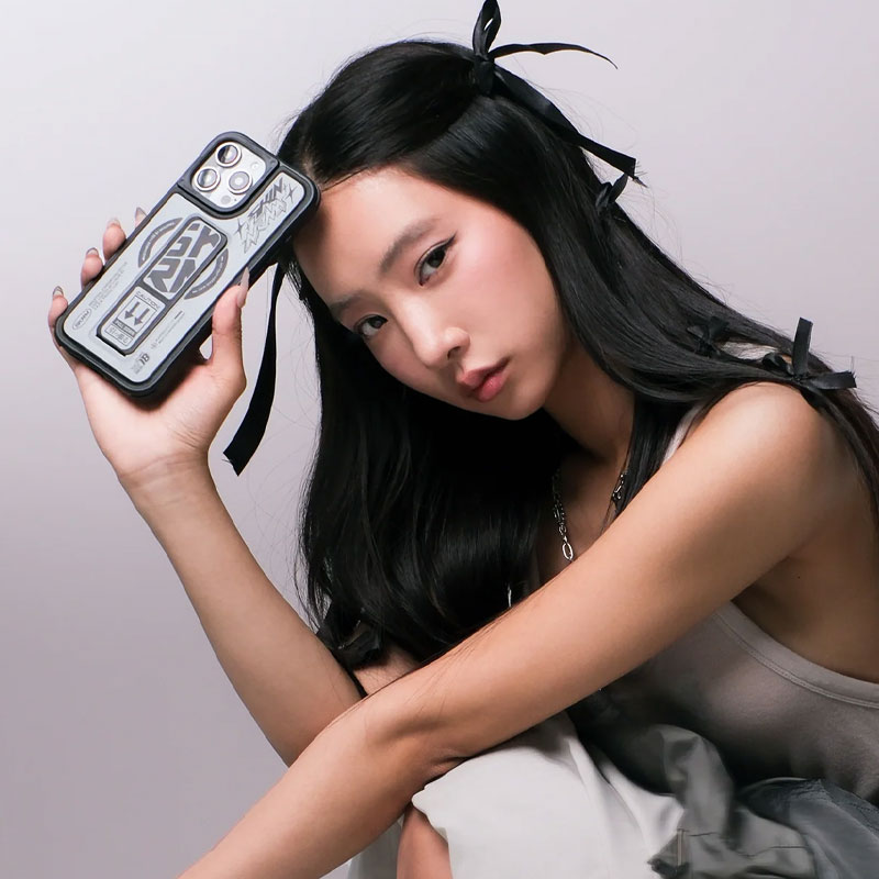 Coque MagSafe SKINARMA Kira Kobai Mag-Charge avec Grip Poignée Chevalet pour iPhone 16 Pro Max