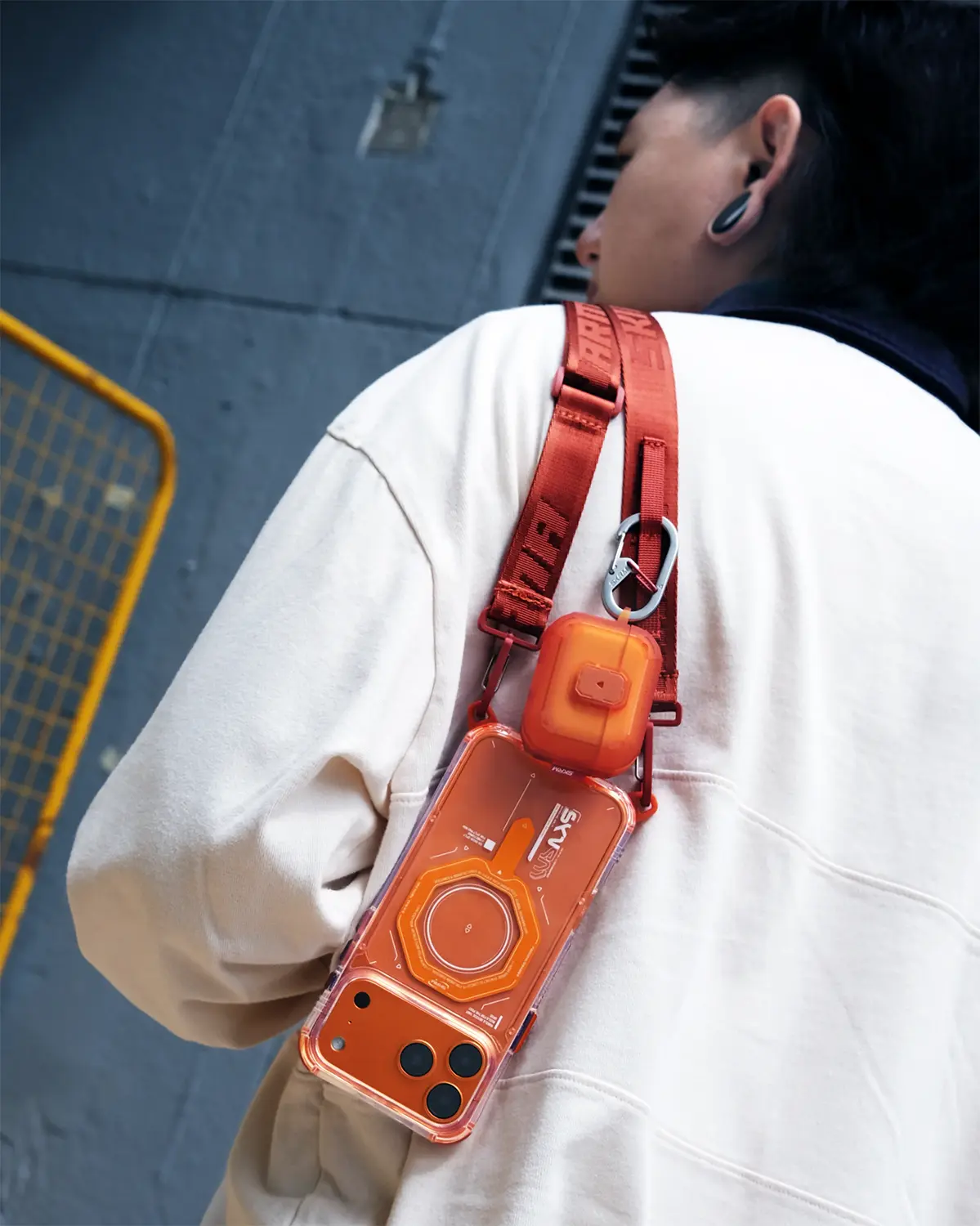 Coque MagSafe GUESS Léopard Glitter Édition pour iPhone 17 Pro