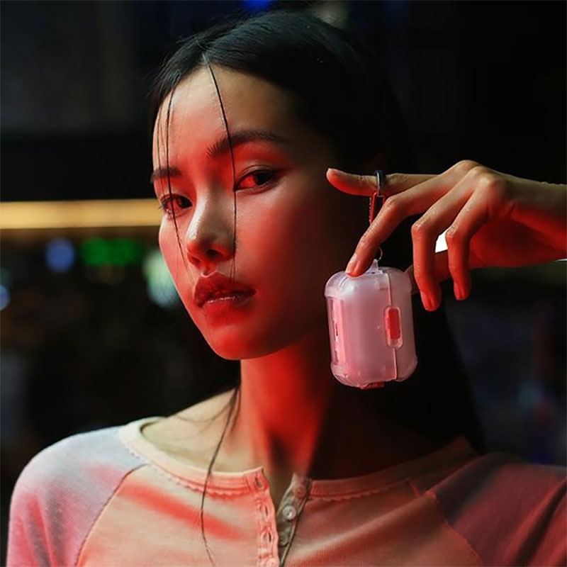 Étui SKINARMA Mecha avec Mousqueton Métal pour AirPods Pro 2