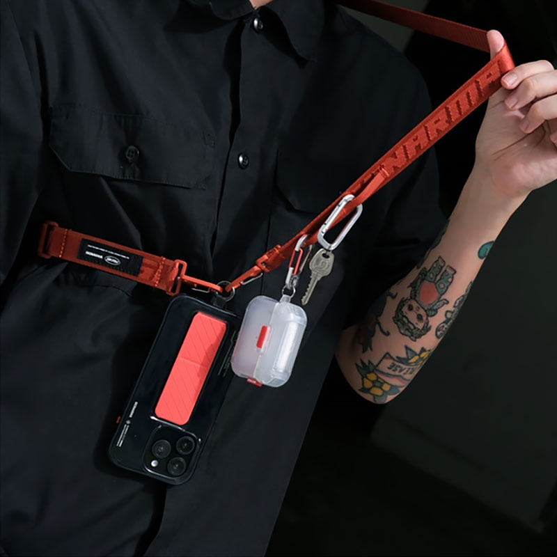 Étui SKINARMA Mecha avec Mousqueton Métal pour AirPods Pro 2