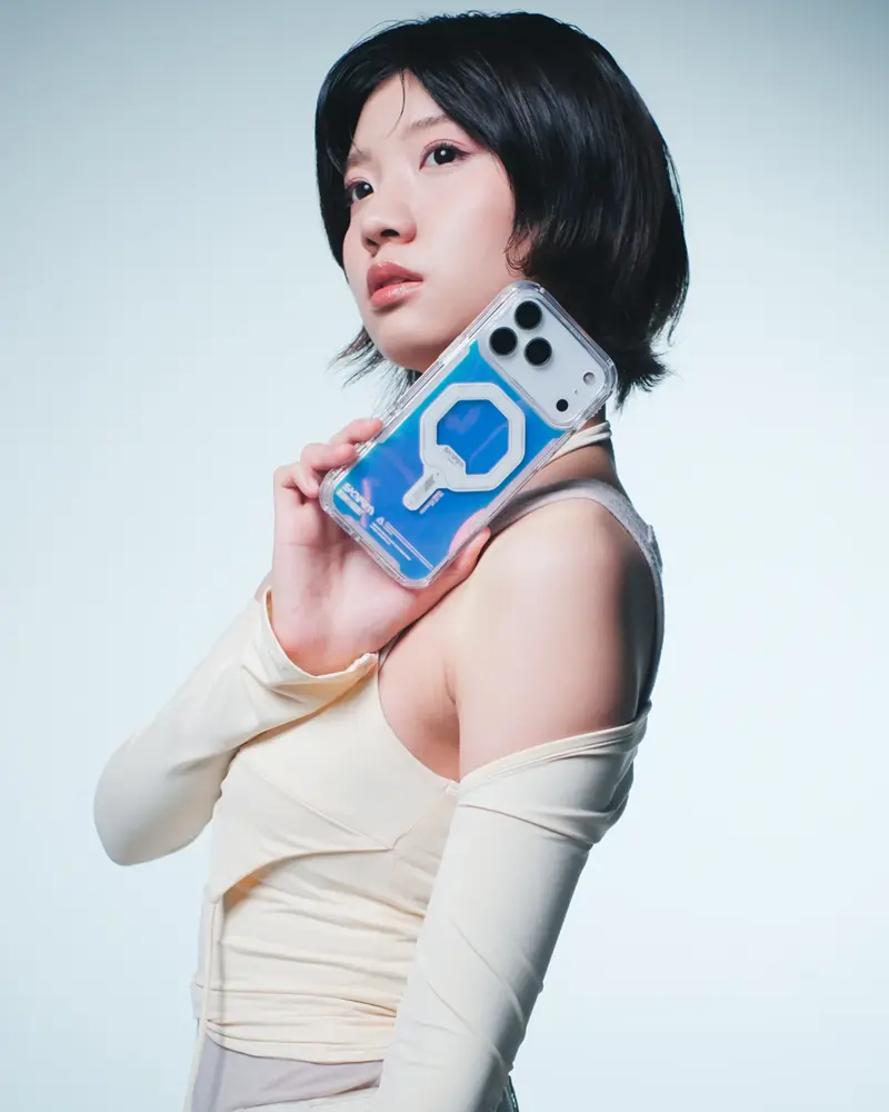 Coque MagSafe SKINARMA Myst Mag-Charge Iridescente pour iPhone 17 Pro - Vue générale