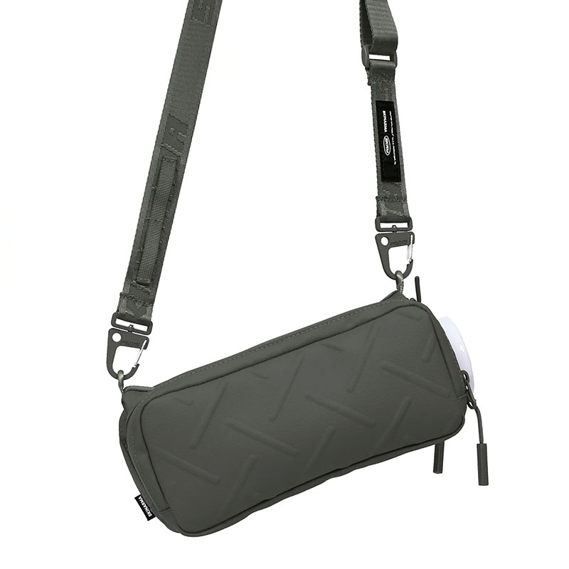 Sac Bandoulière SKINARMA Juno Bottle Sacoche Bag en Nylon Déperlant