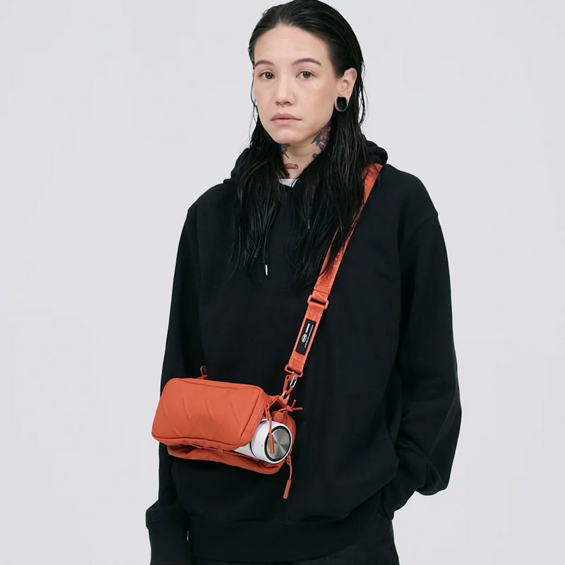 Sac Bandoulière SKINARMA Juno Bottle Sacoche Bag en Nylon Déperlant