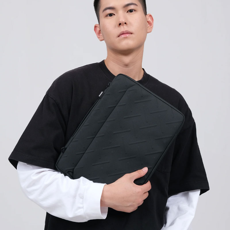 Sacoche Déperlante SKINARMA Juno pour Ordinateur Portable jusqu'à 14 Pouces