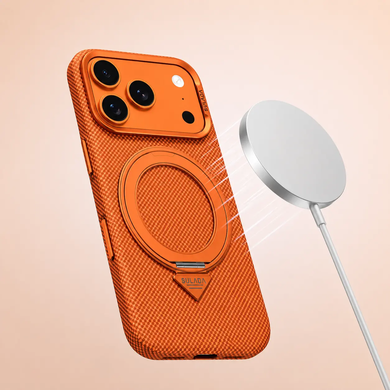 Démonstration de la compatibilité chargeur MagSafe avec la coque SULADA Kevlar Grid Holder orange