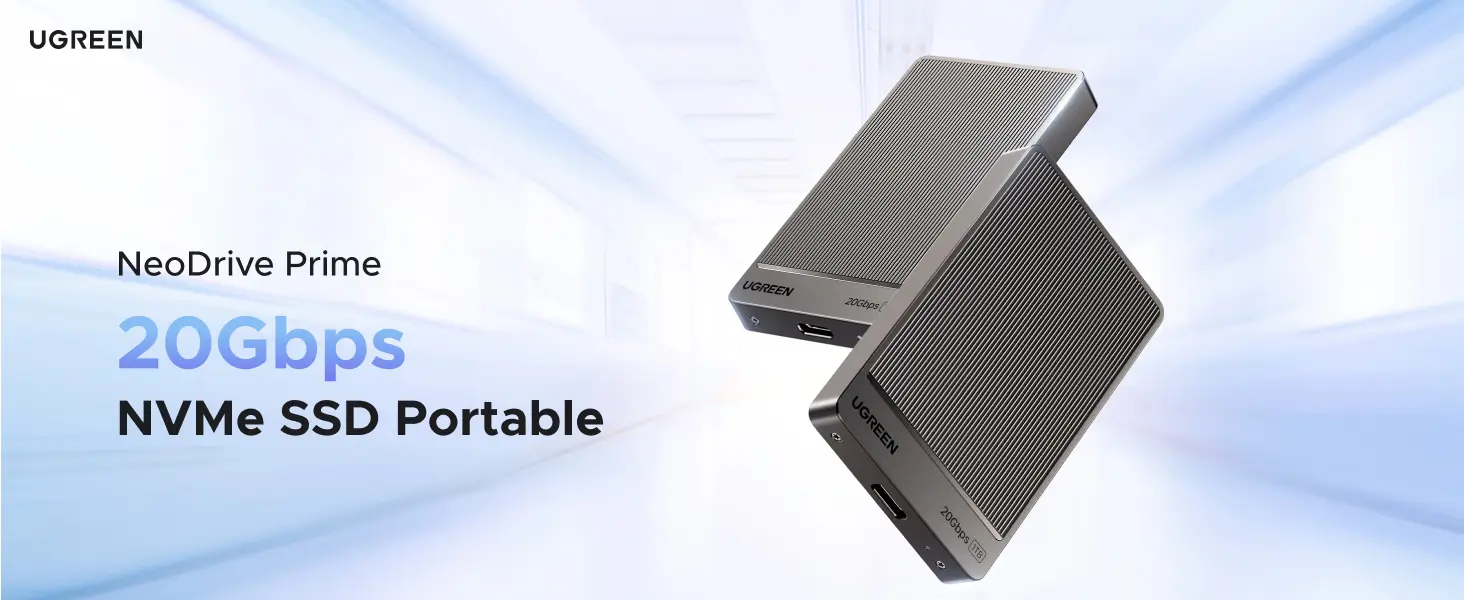 Disque dur externe UGREEN NeoDrive Prime NVMe SSD Portable d'une capacité de 1TB et d'une vitesse ultra rapide de 20Gbps. Visuel publicitaire présentant deux boîtiers en aluminium gris sidéral avec texture rainurée, mettant en avant le port USB-C et la mention 1TB gravée. Idéal pour le stockage haute performance de fichiers volumineux.