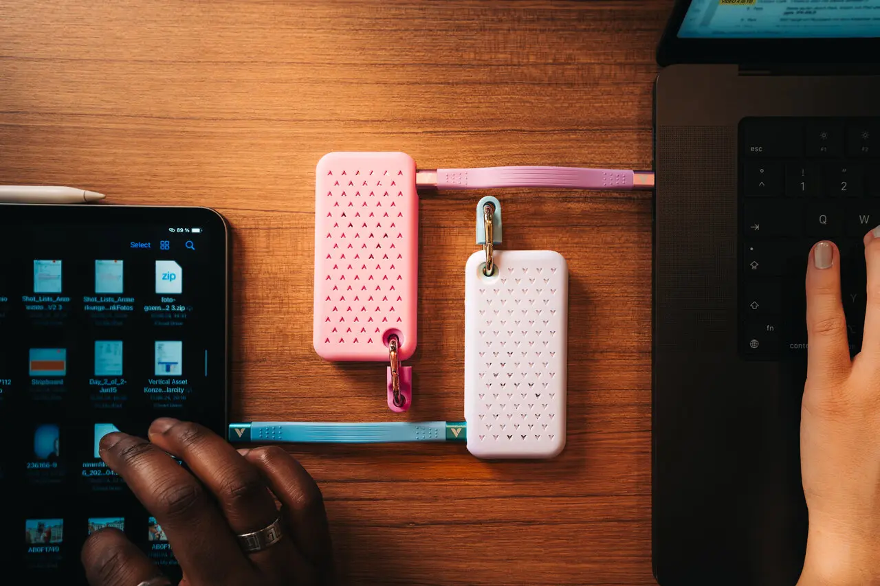 Disque Dur Externe VERBATIM Pocket SSD 1TB Edition Couleur - Compatible PC et Smartphone