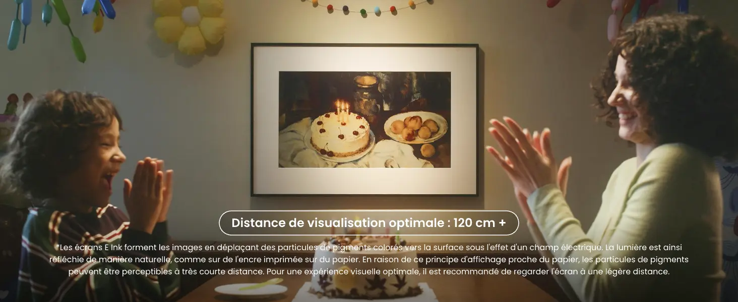 Contenu de la boîte et accessoires inclus avec le cadre connecté SwitchBot 13,3 pouces.