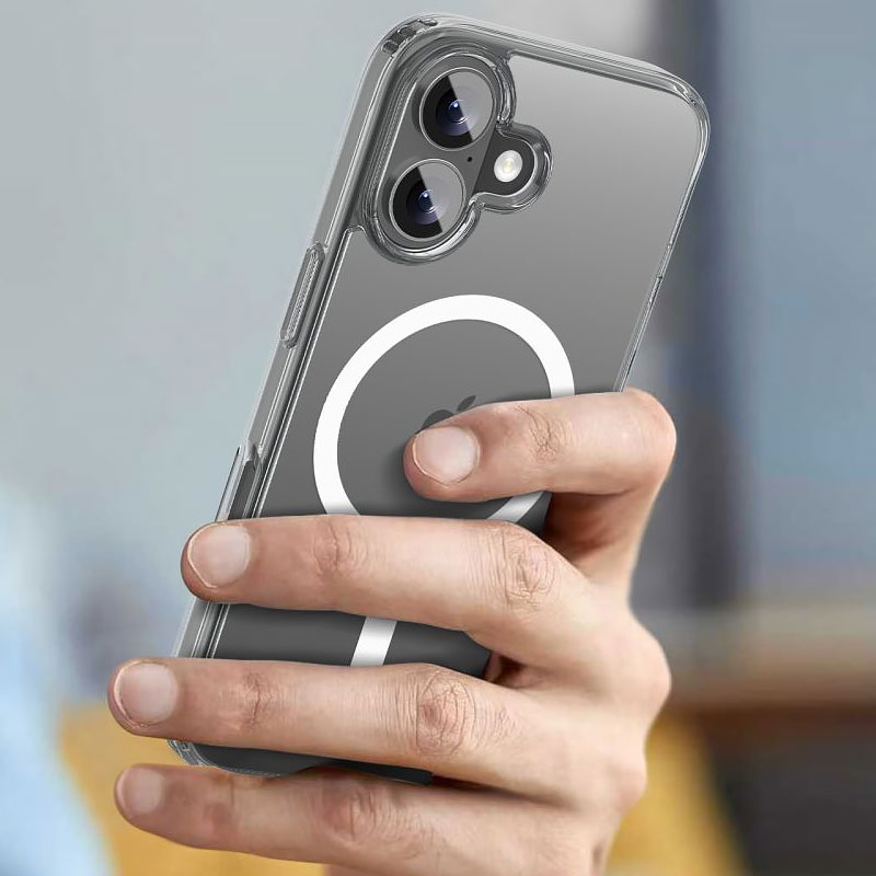 Coque iPhone 17 Tech-Protect FlexAir Hybrid transparente en main