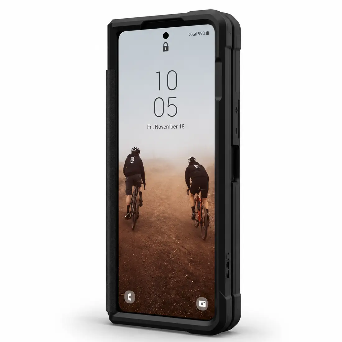 Vue trois quarts de la coque UAG Civilian noire pour Galaxy Z Fold5