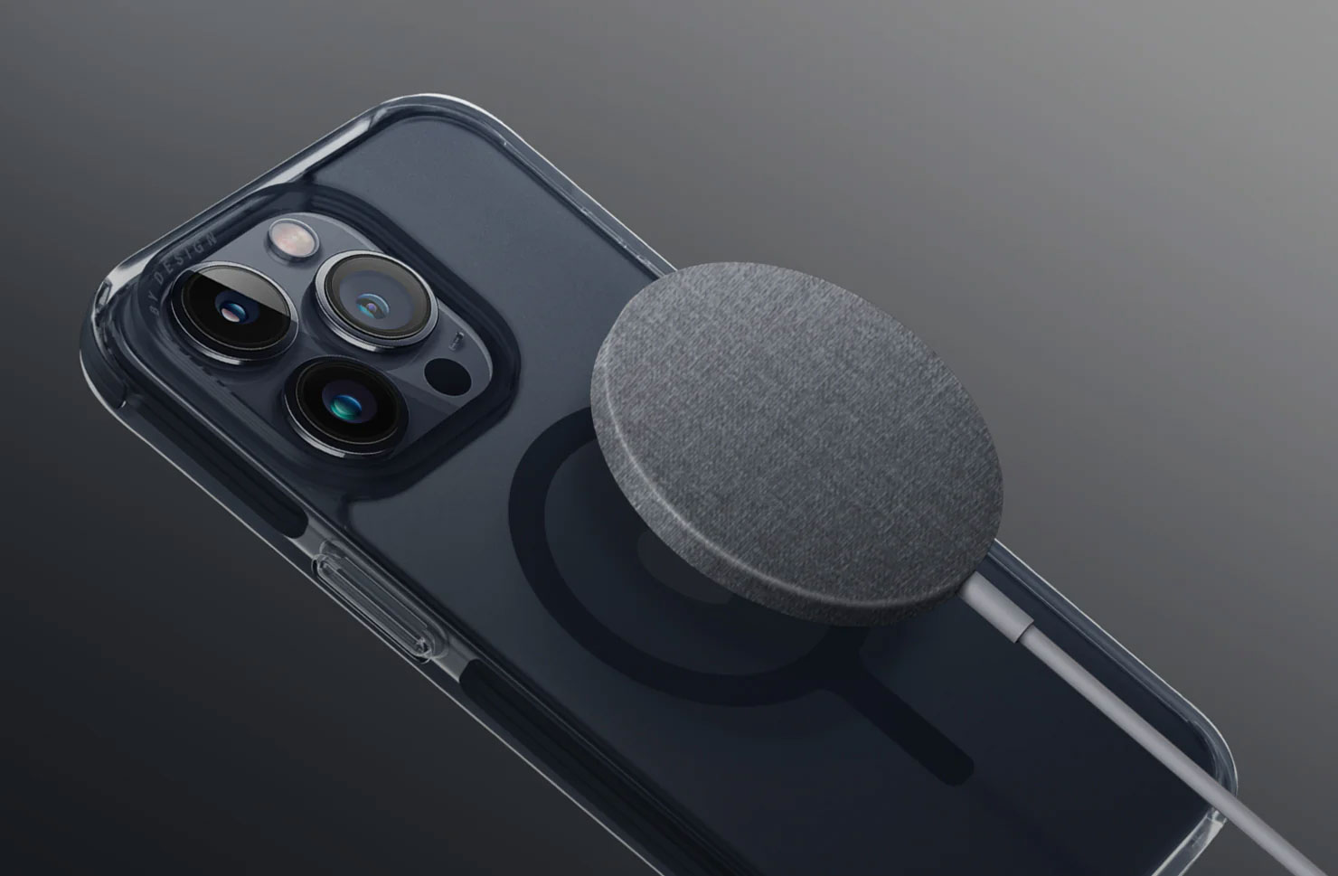 Coque MagSafe UNIQ Combat MagClick pour iPhone 15 Pro Max