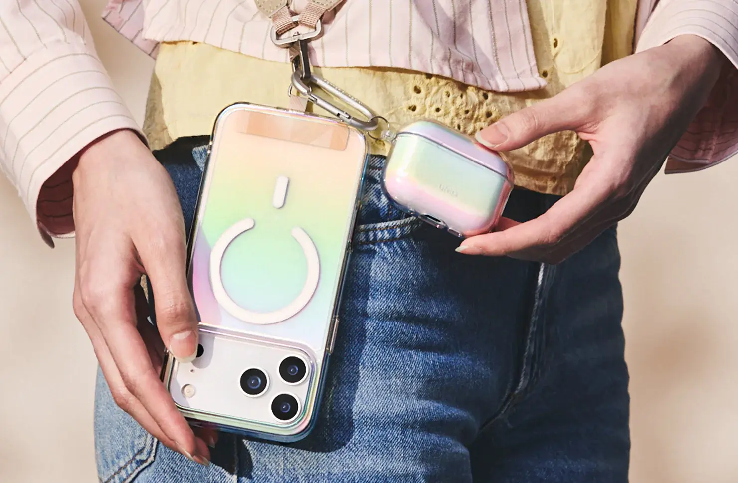 Étui Holographique UNIQ Iridescia pour AirPods Pro 3