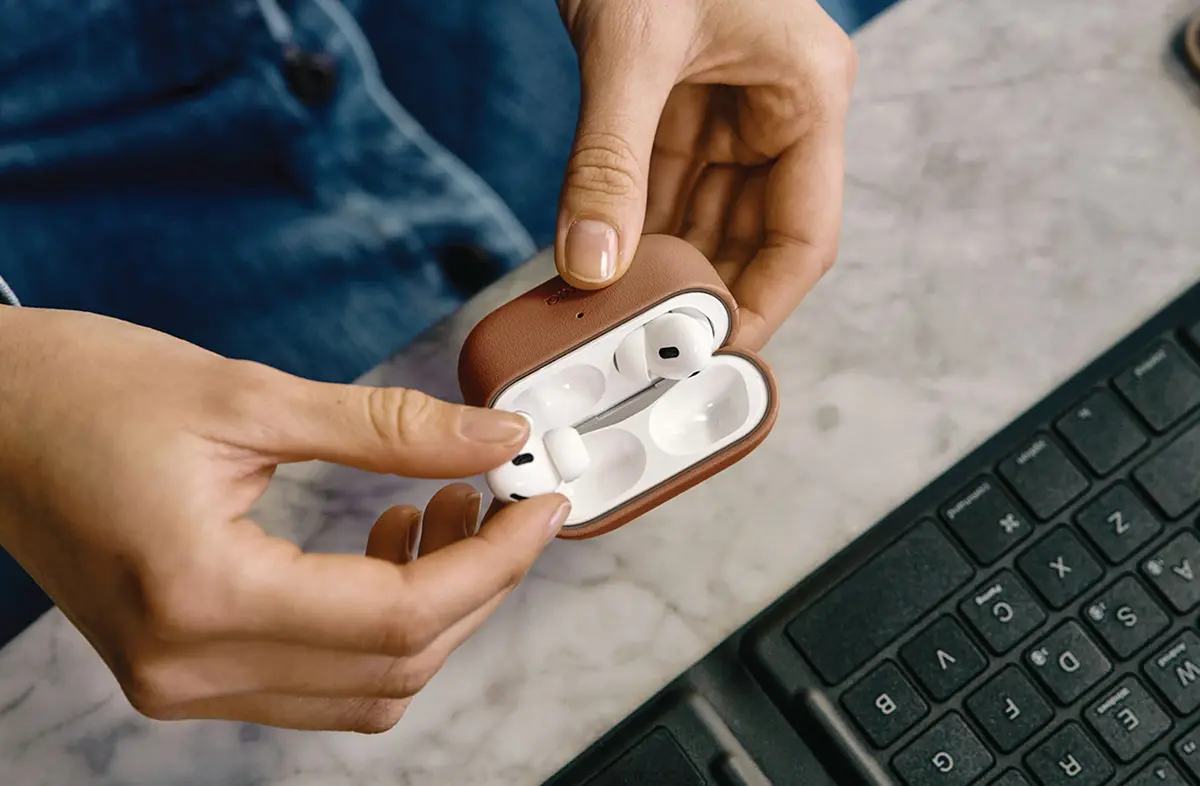 Étui en Cuir Vegan UNIQ Lyden Vex pour AirPods Pro 3
