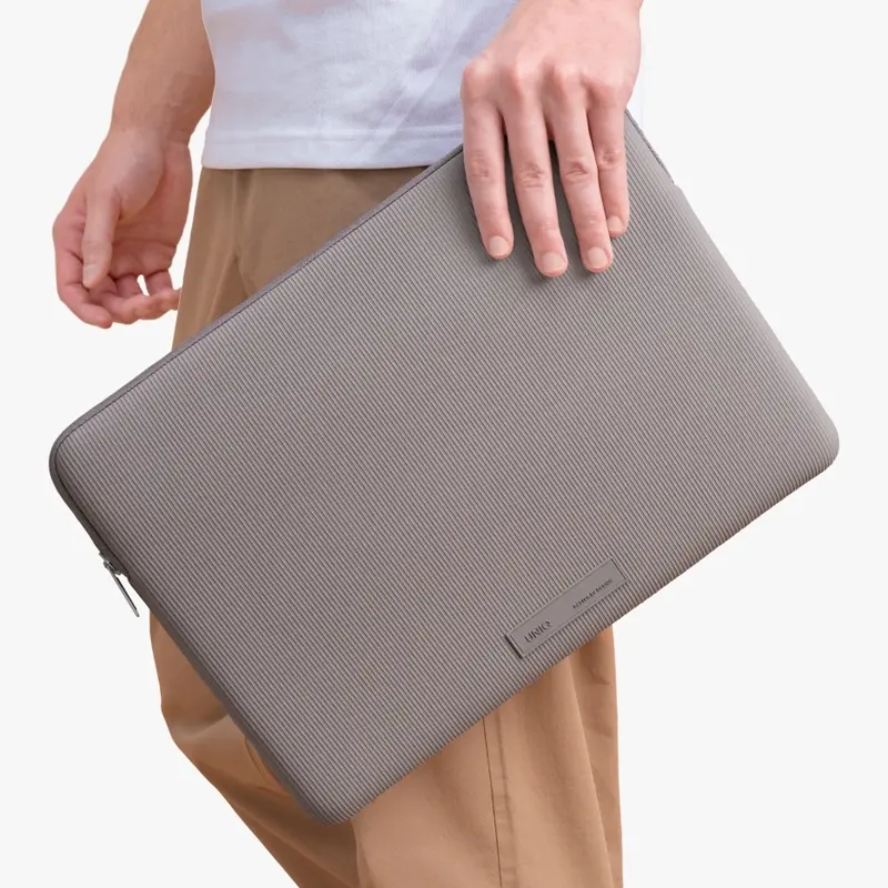 Housse Néoprène Grise UNIQ Cyprus Ridge 14'' - Design rainuré