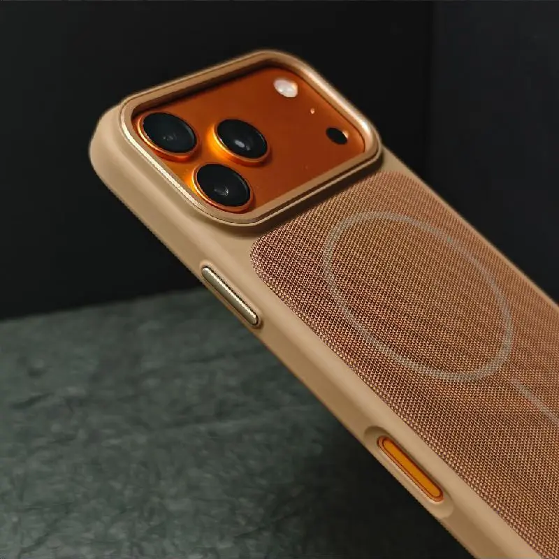 Coque SkinFeel MagSafe beige pour iPhone 17 Pro Max – texture textile et protection caméra surélevée